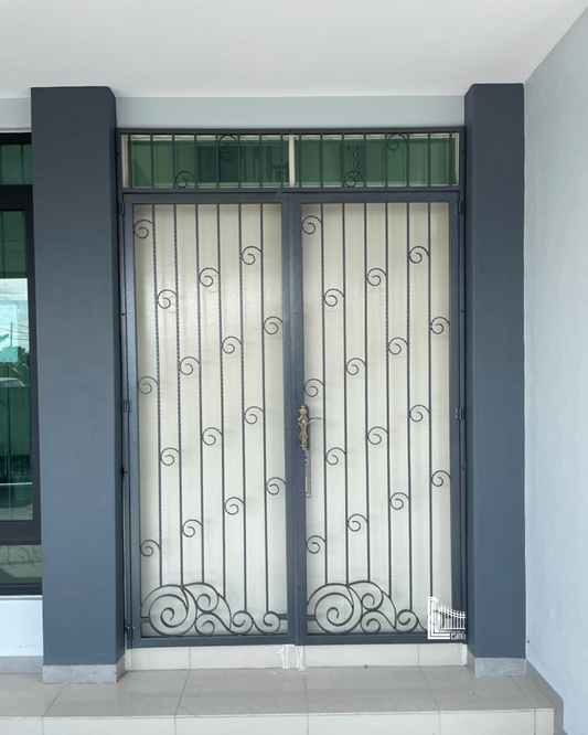 Pintu Gelangsar Besi Hiasan